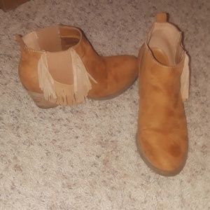 ❤American Eagle ankle booties